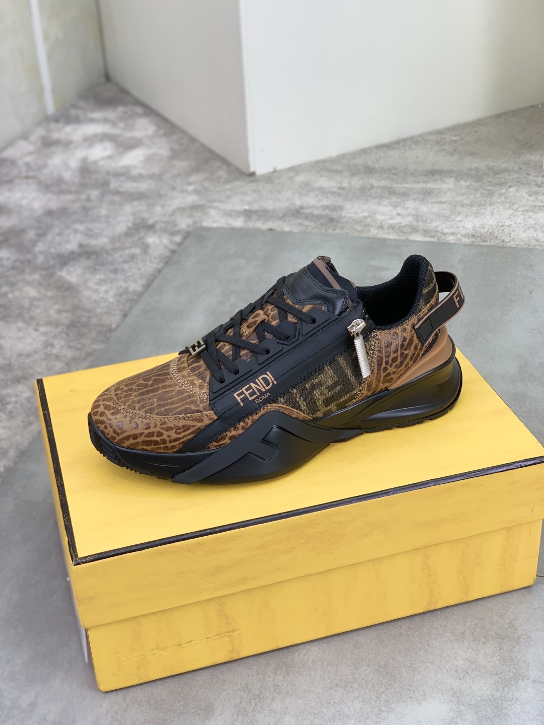 Fendi Flow Low-Top Sneakers Brown/Black