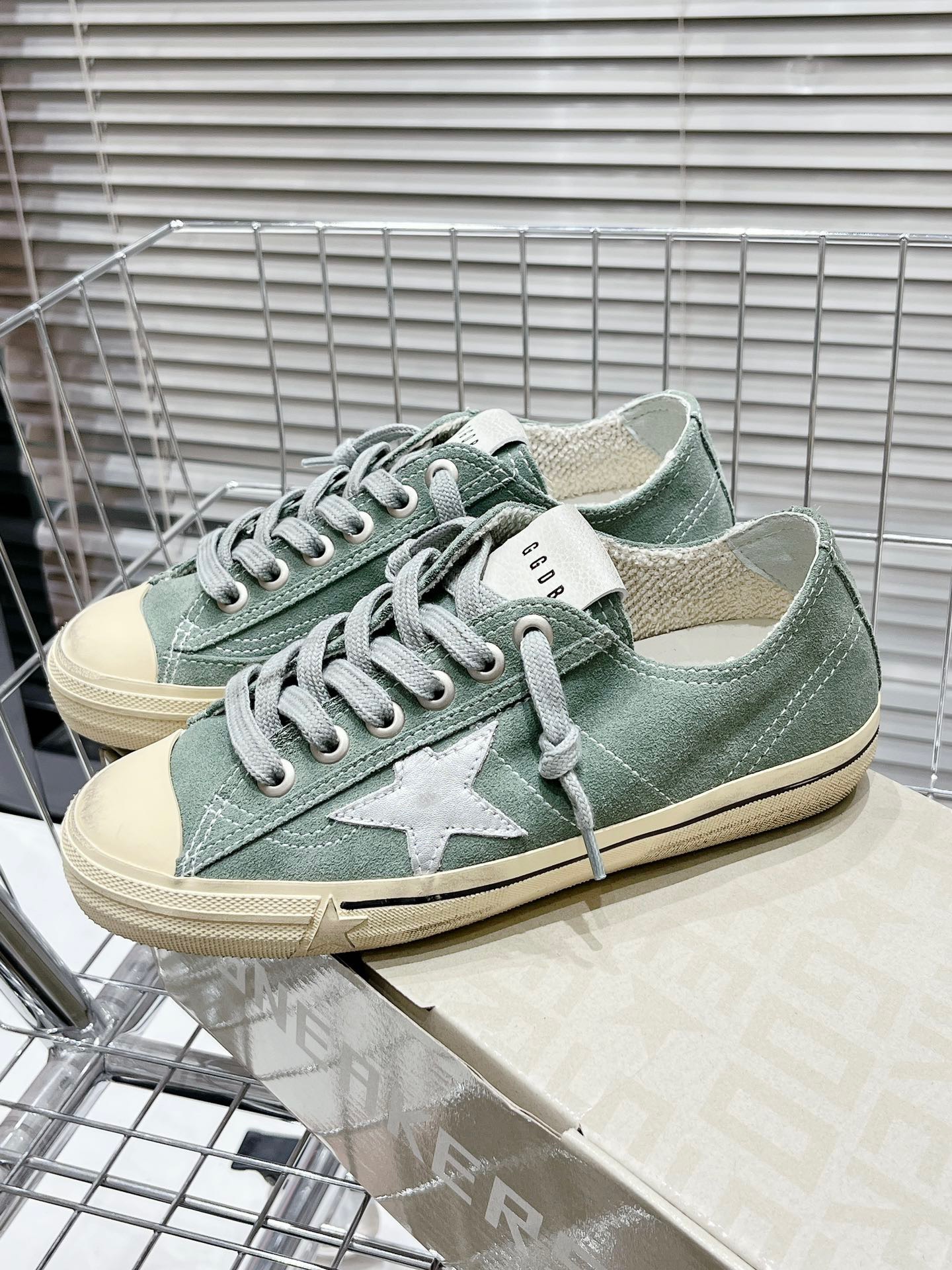 Golden Goose V-Star2 Sneakers Dirty Blue