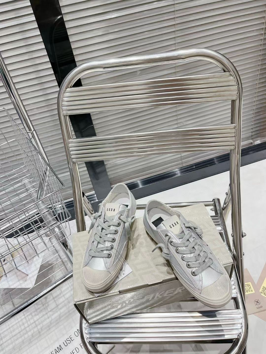 Golden Goose V-Star2 Sneaker Silver