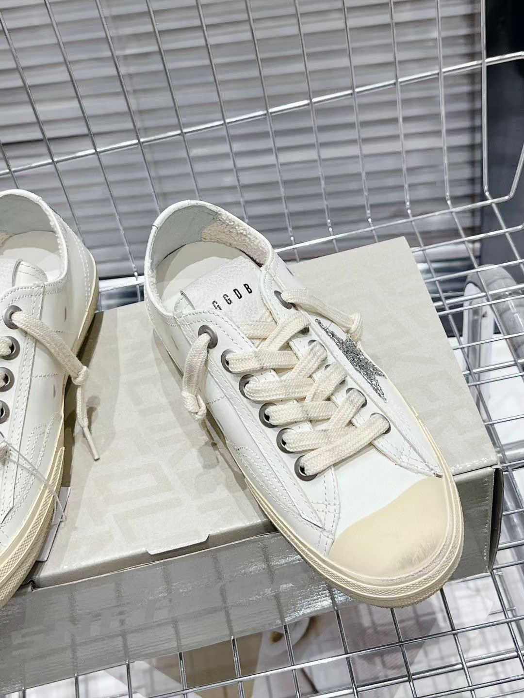 Golden Goose V-Star 2 Sneakers White/Silver