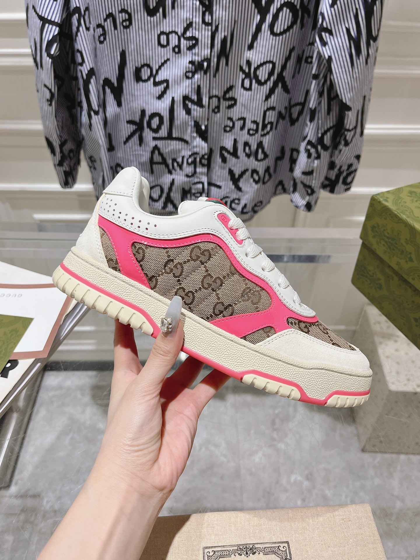 Gucci Vintage GG Sneakers White/Pink