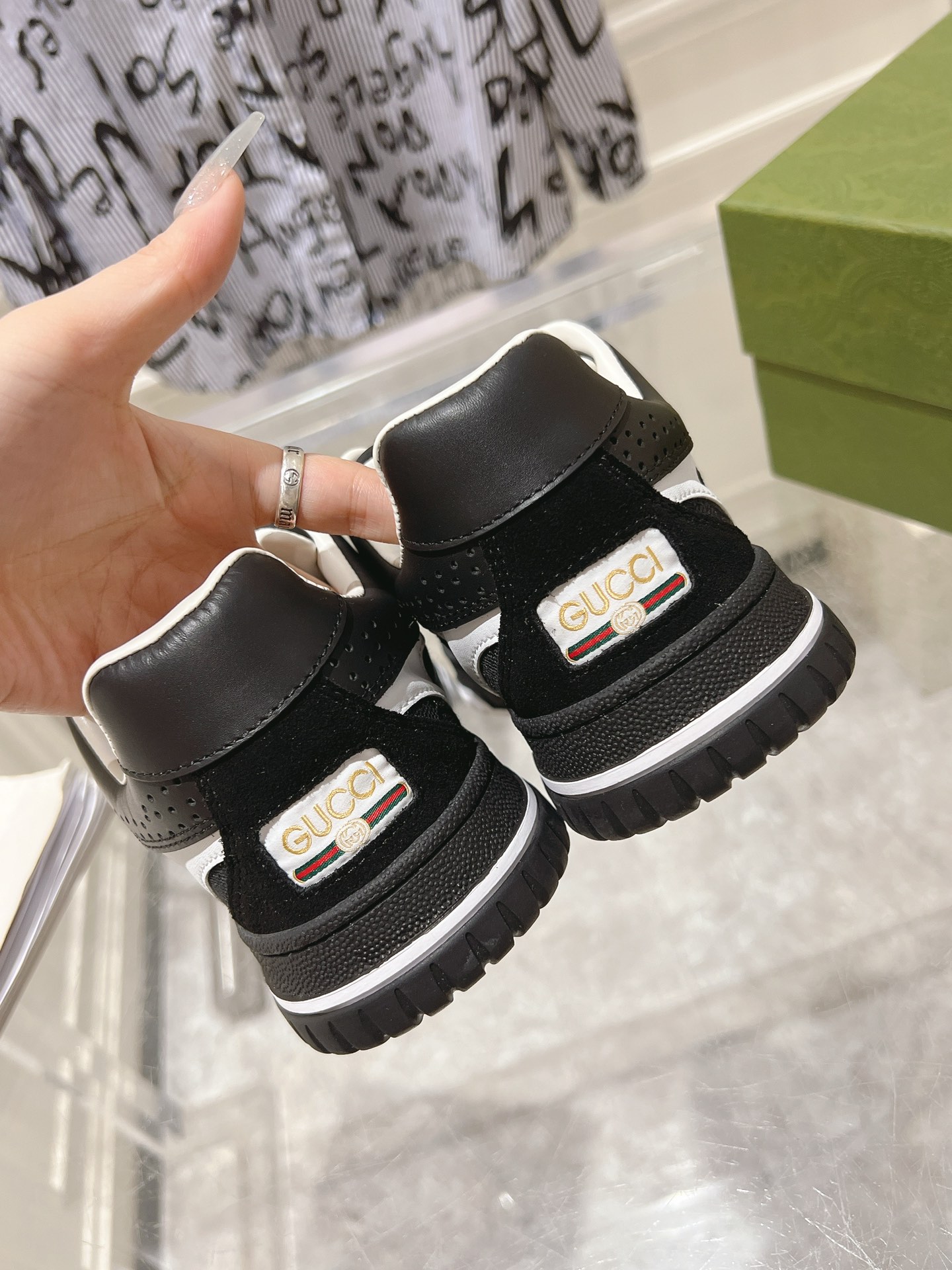 Gucci Vintage GG Low-Top Sneakers Black
