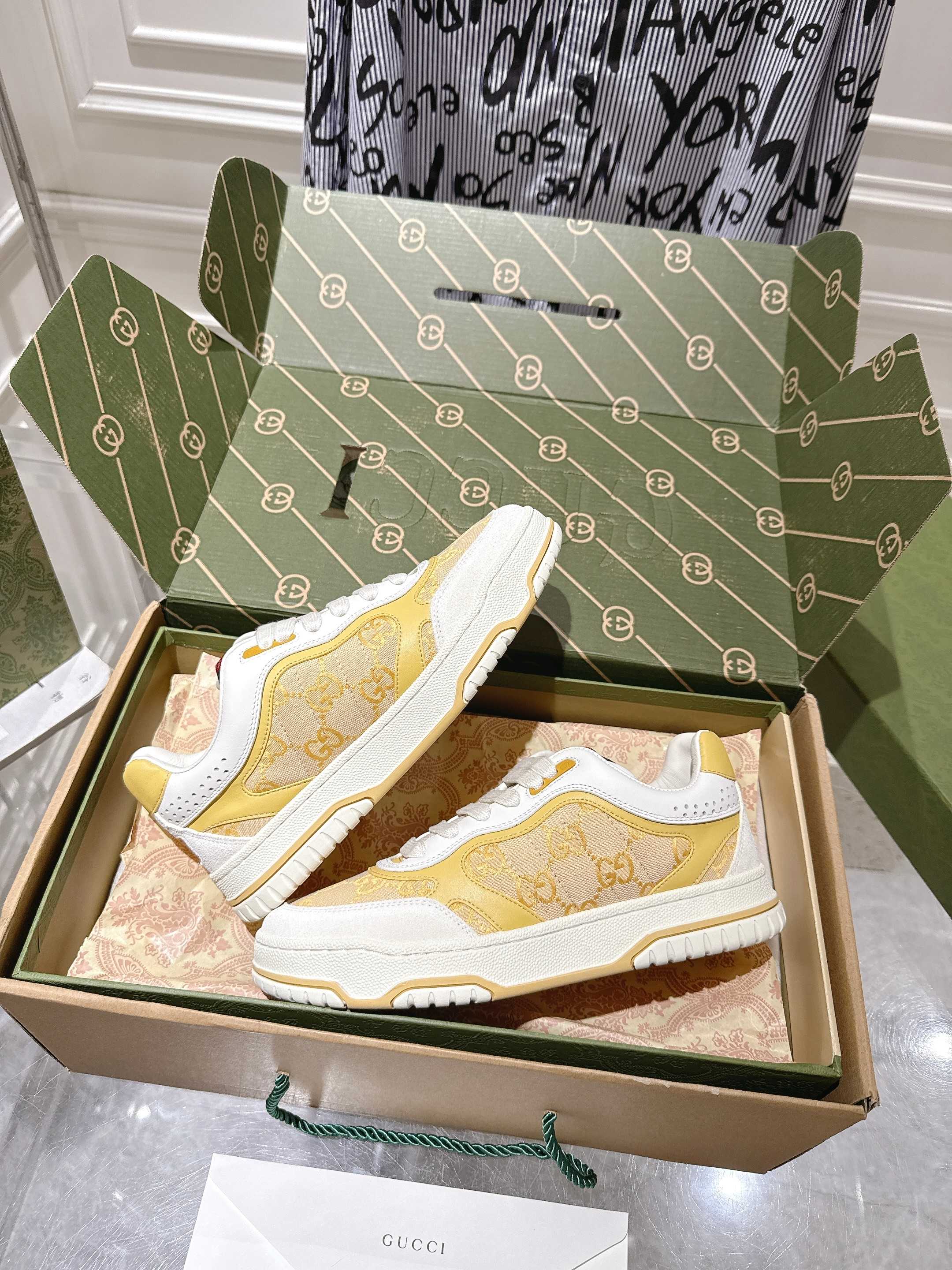 Gucci Vintage Distressed Sneakers White/Gold