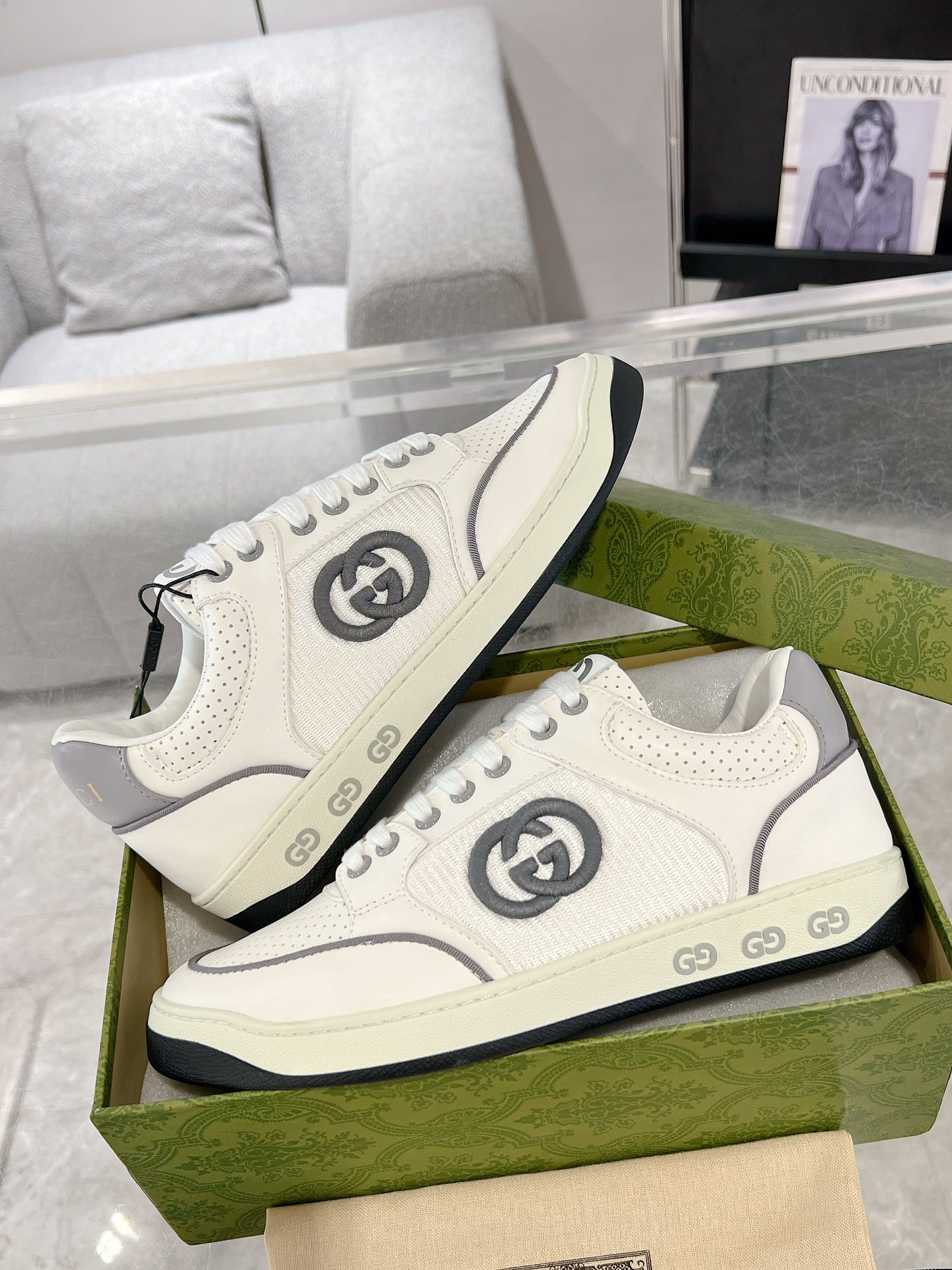Gucci Interlocking GG Retro Sneakers White/Gray