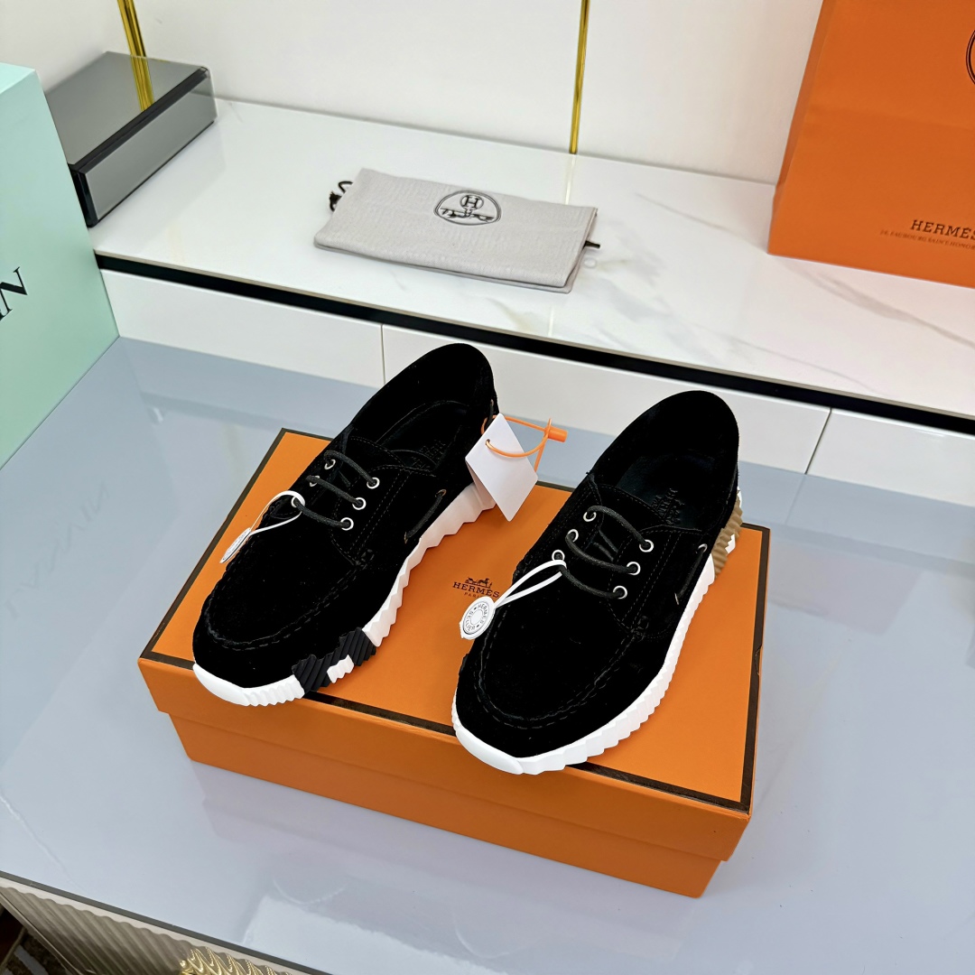 Hermes Loosneaker Leather Sneaker Black