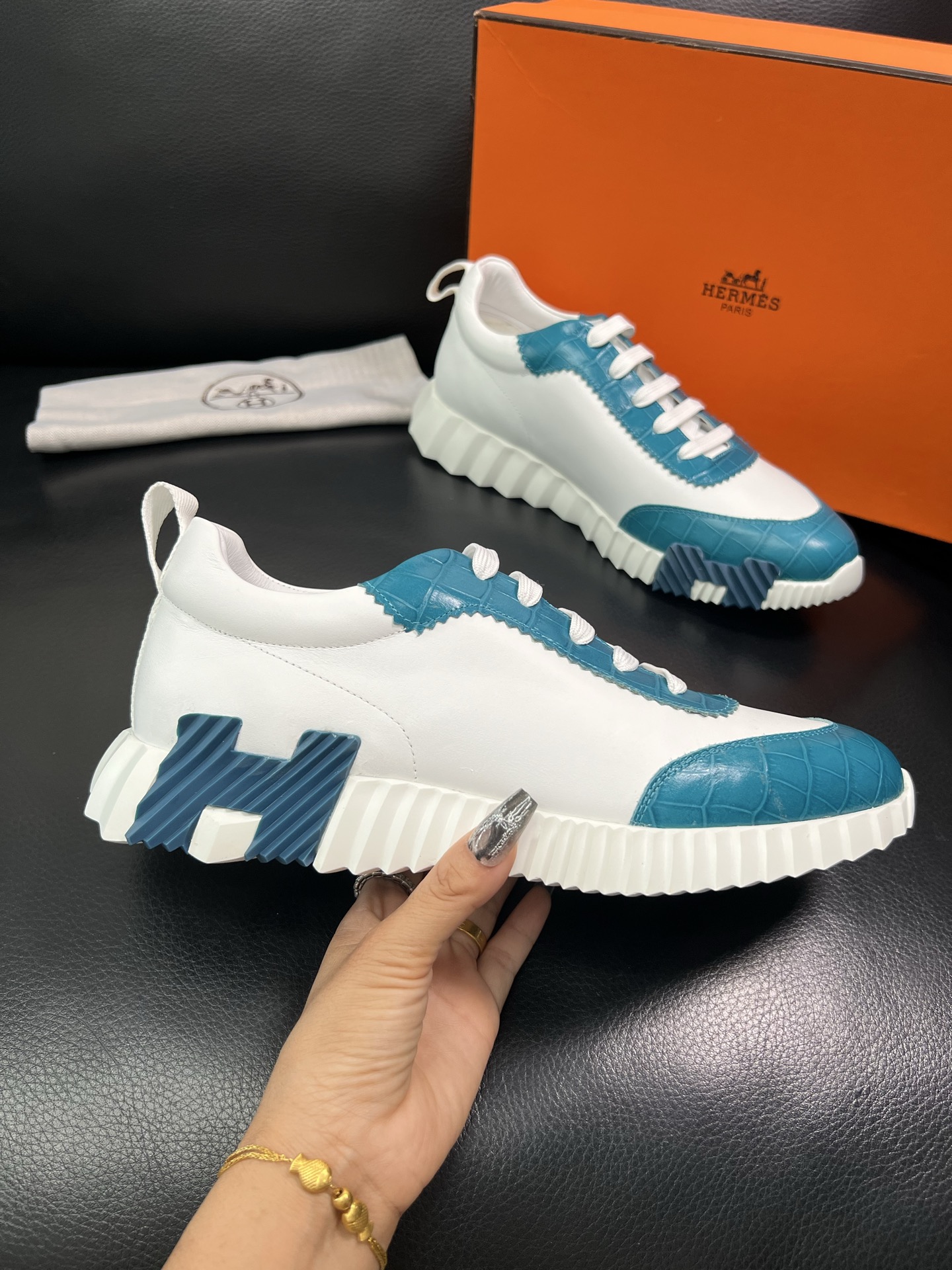 Hermes Leather Low-Top Sneakers Blue