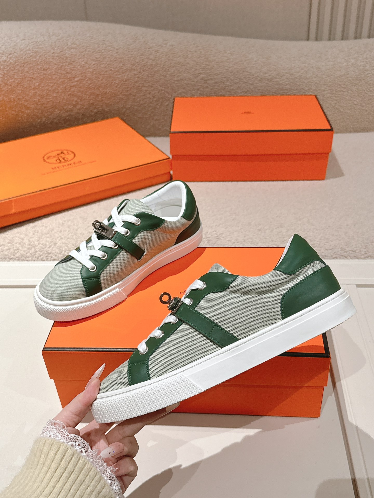 Hermes Kelly Buckle Low-Top Sneakers Green