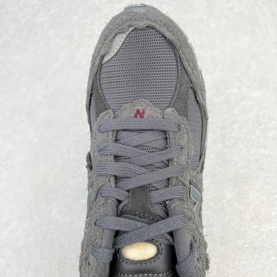 New Balance 2002R Suede Runner Grey