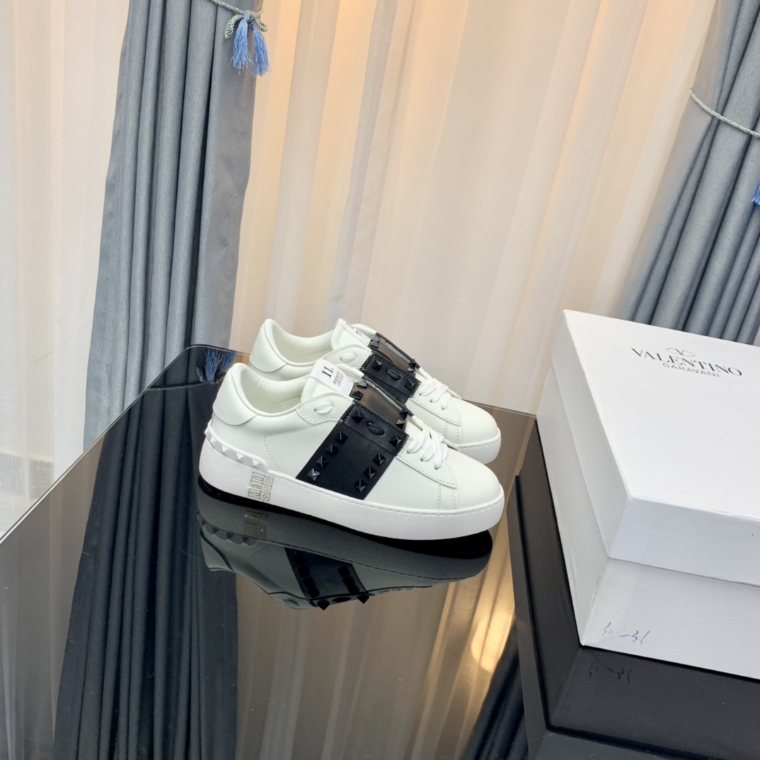 Valentino Rockstud Sneakers White/Black