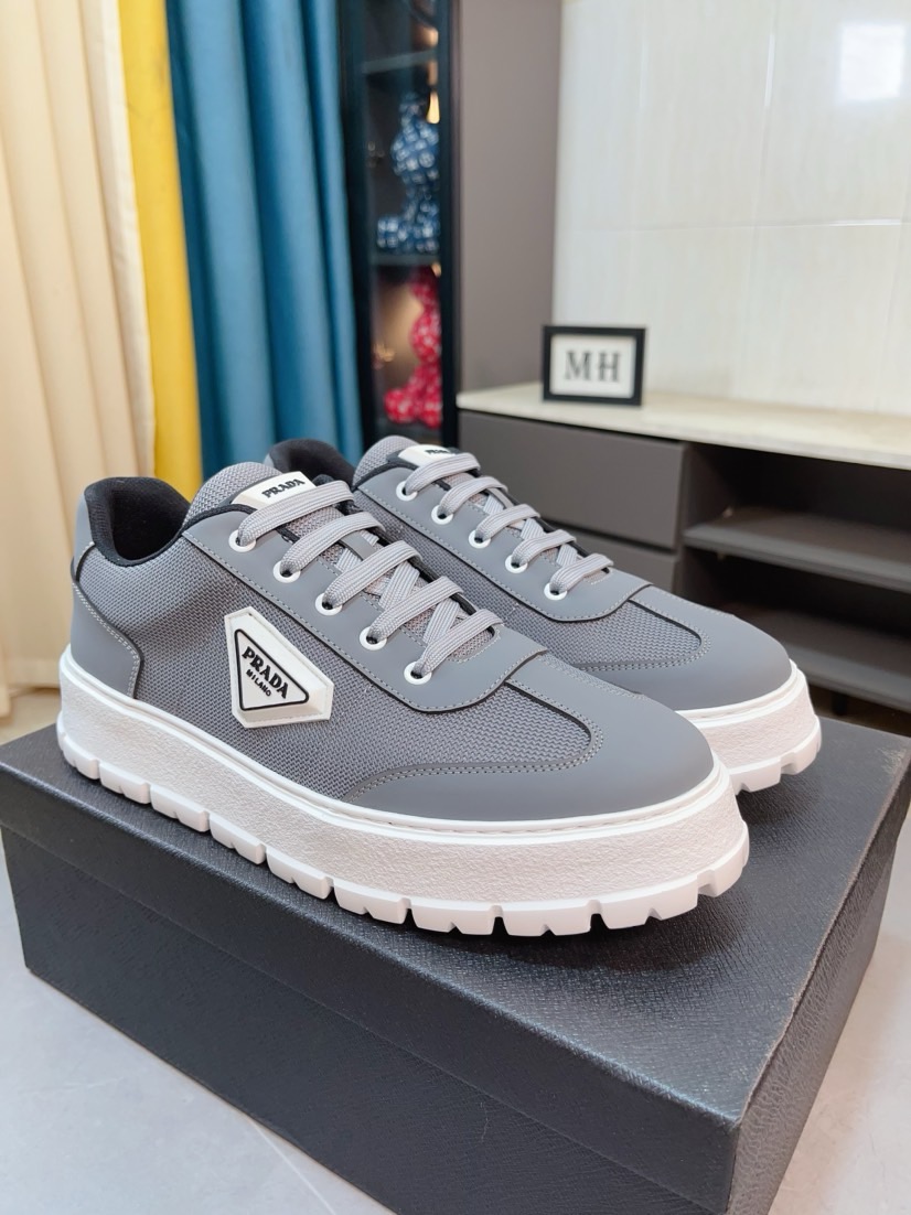 Prada Logo Low-Top Sneakers Black