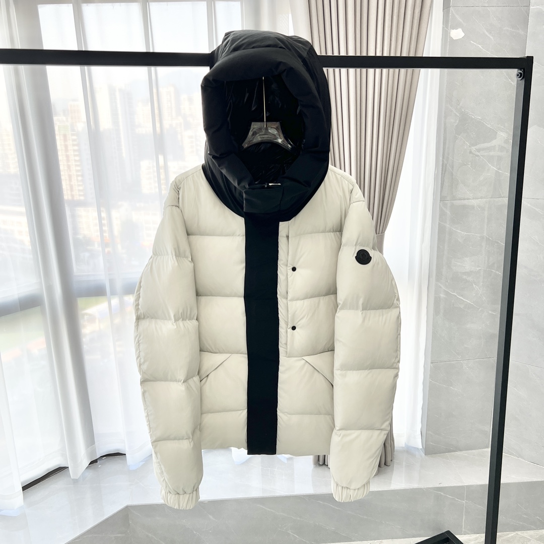 Moncler Madeira Down Jacket Grey/Black