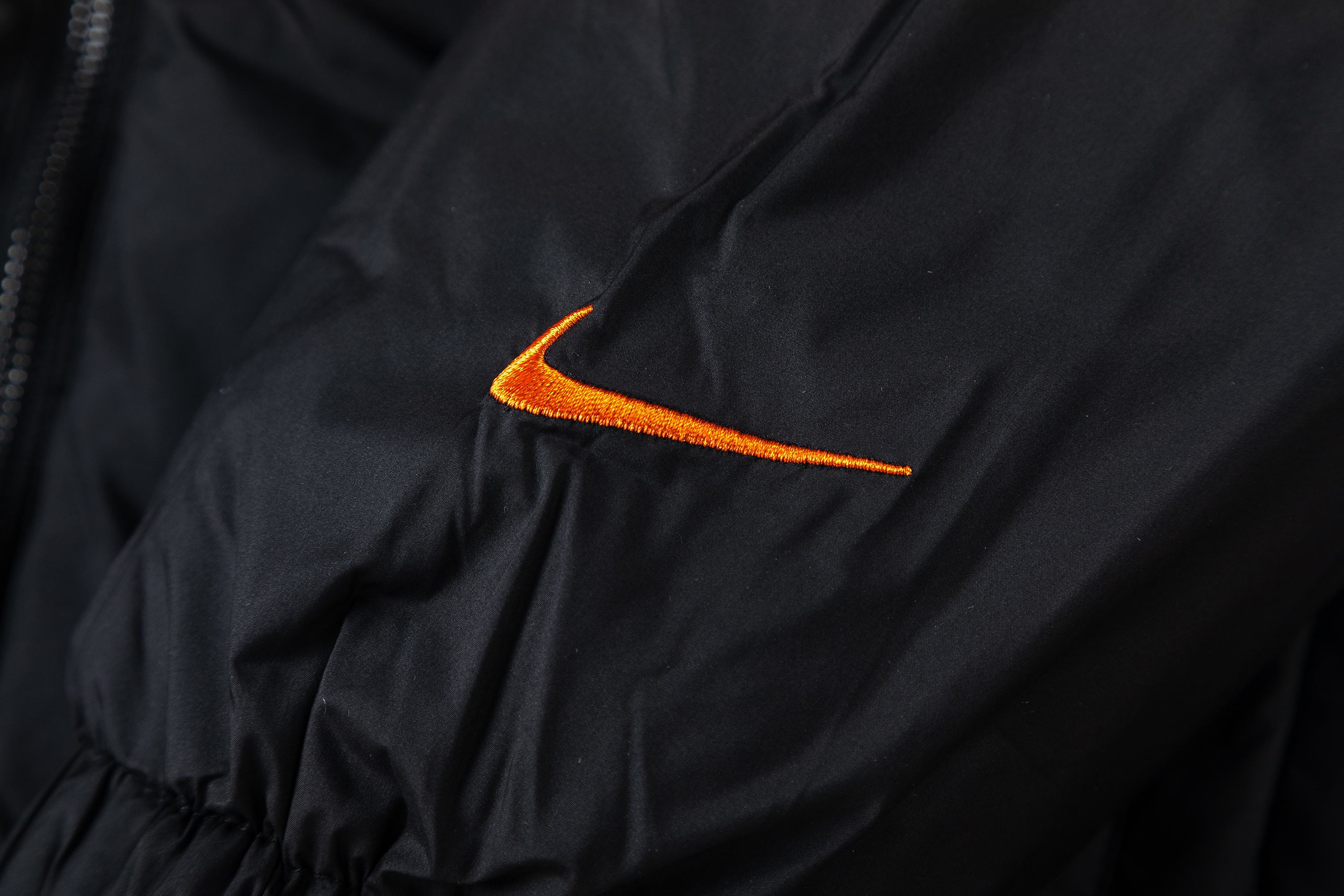 Nike Hooded 90% Down Puffer Jacket Black