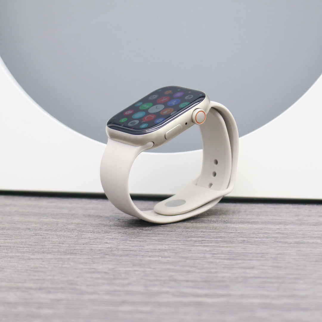 Apple Watch Series 8 45mm Smart Sport Watch Silver
