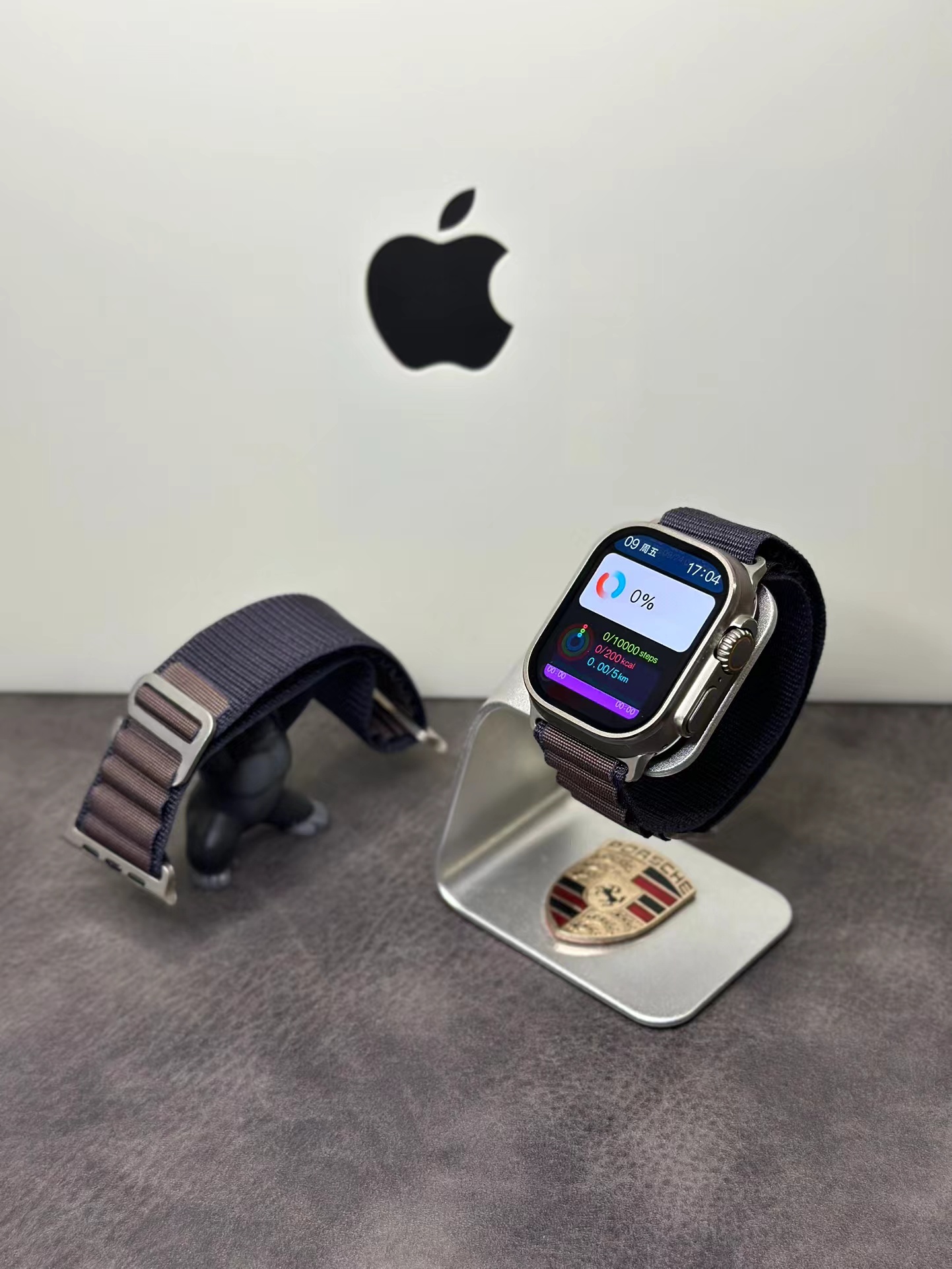 Apple Watch Ultra 2 Smartwatch Titanium Gray