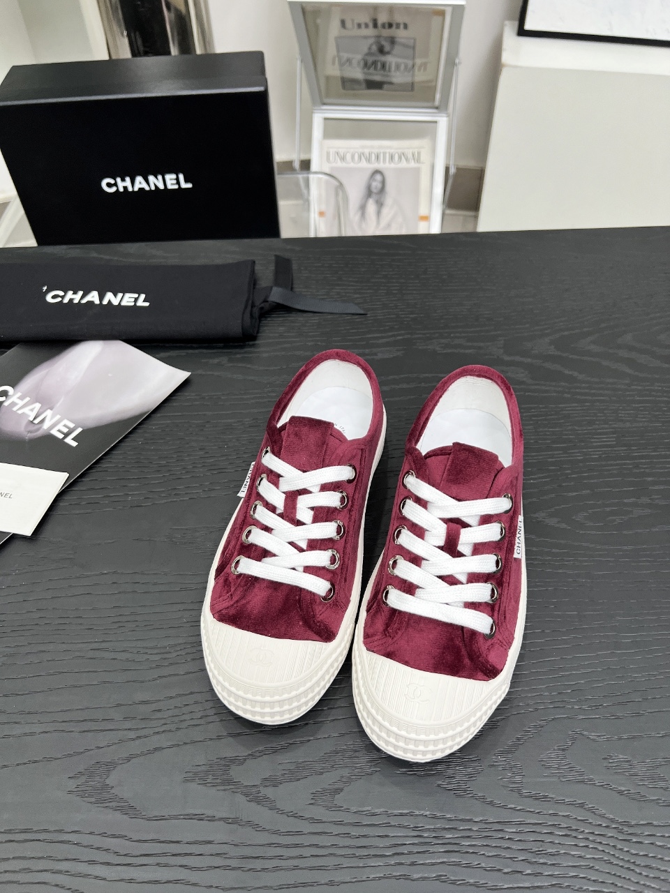 Chanel Vintage Low-Top Sneakers Burgundy