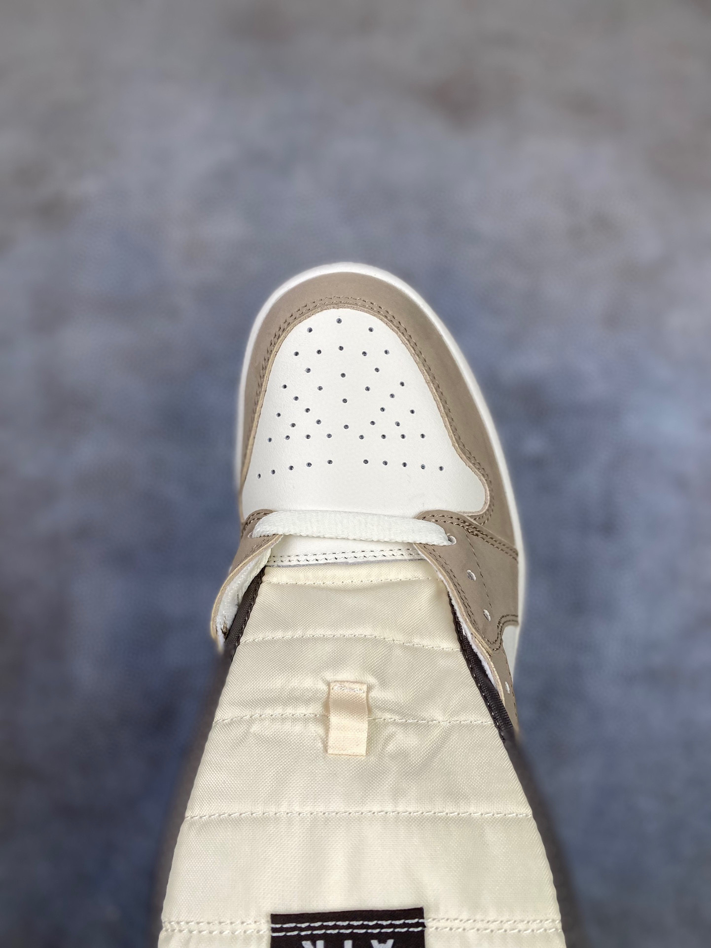 Jordan AJ High Shoes Beige