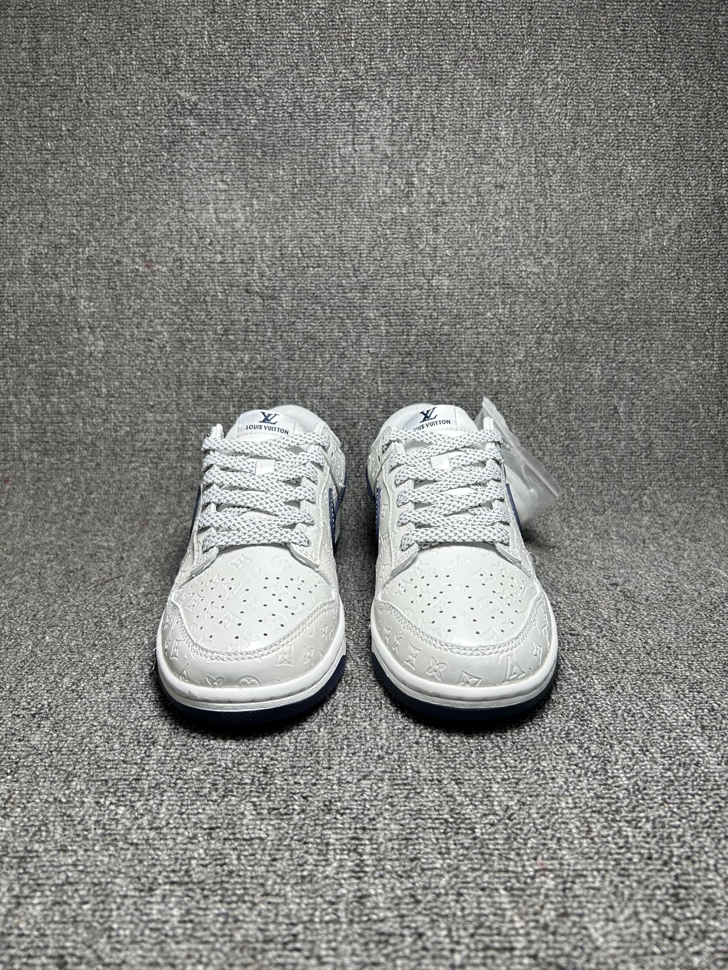 Nike SB Dunk Low White Navy