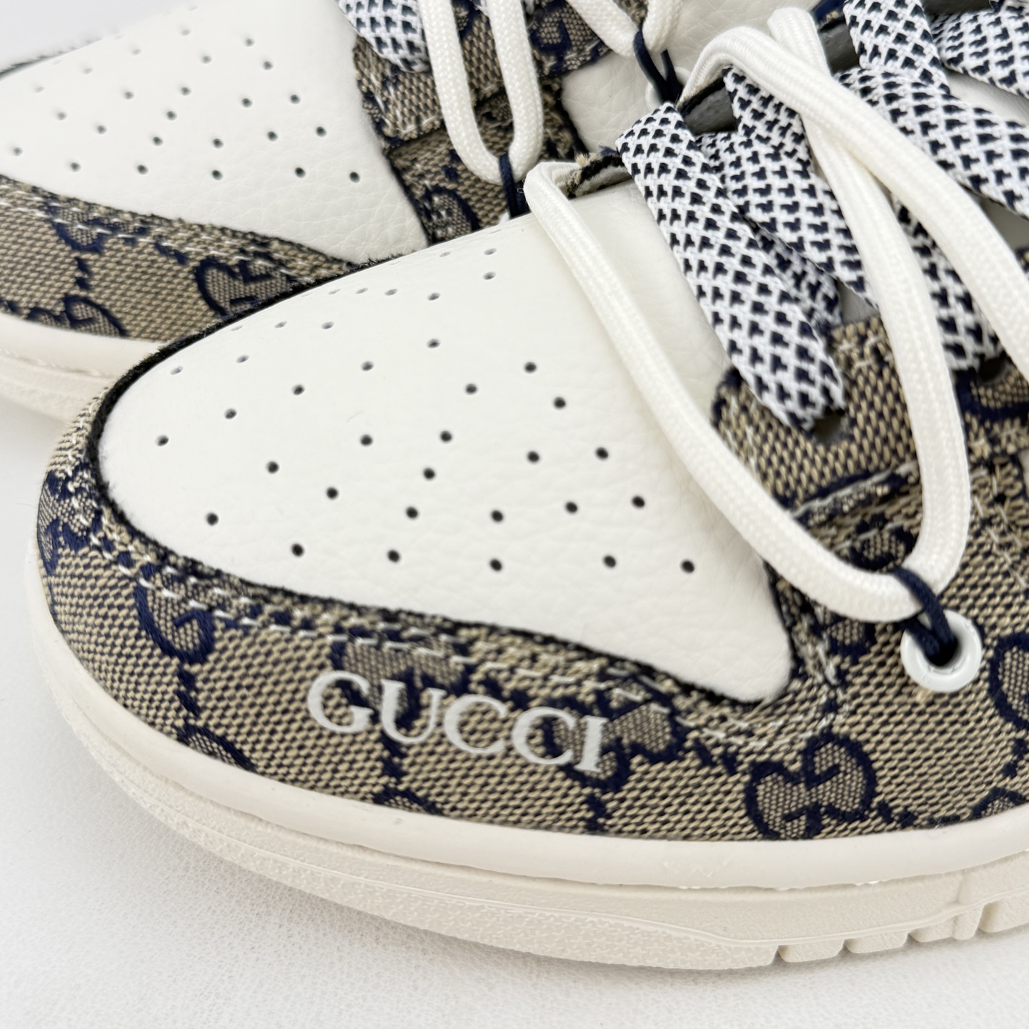Nike SB Dunk Low Beige Navy
