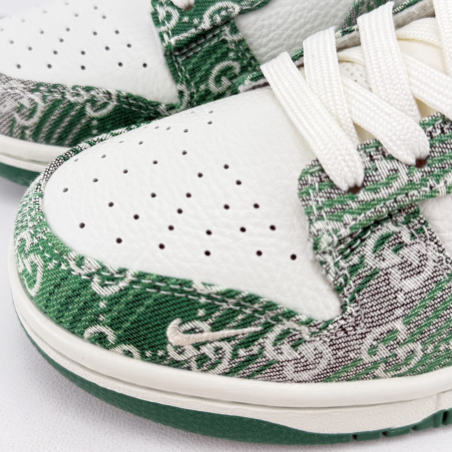 Nike SB Dunk Low Green White