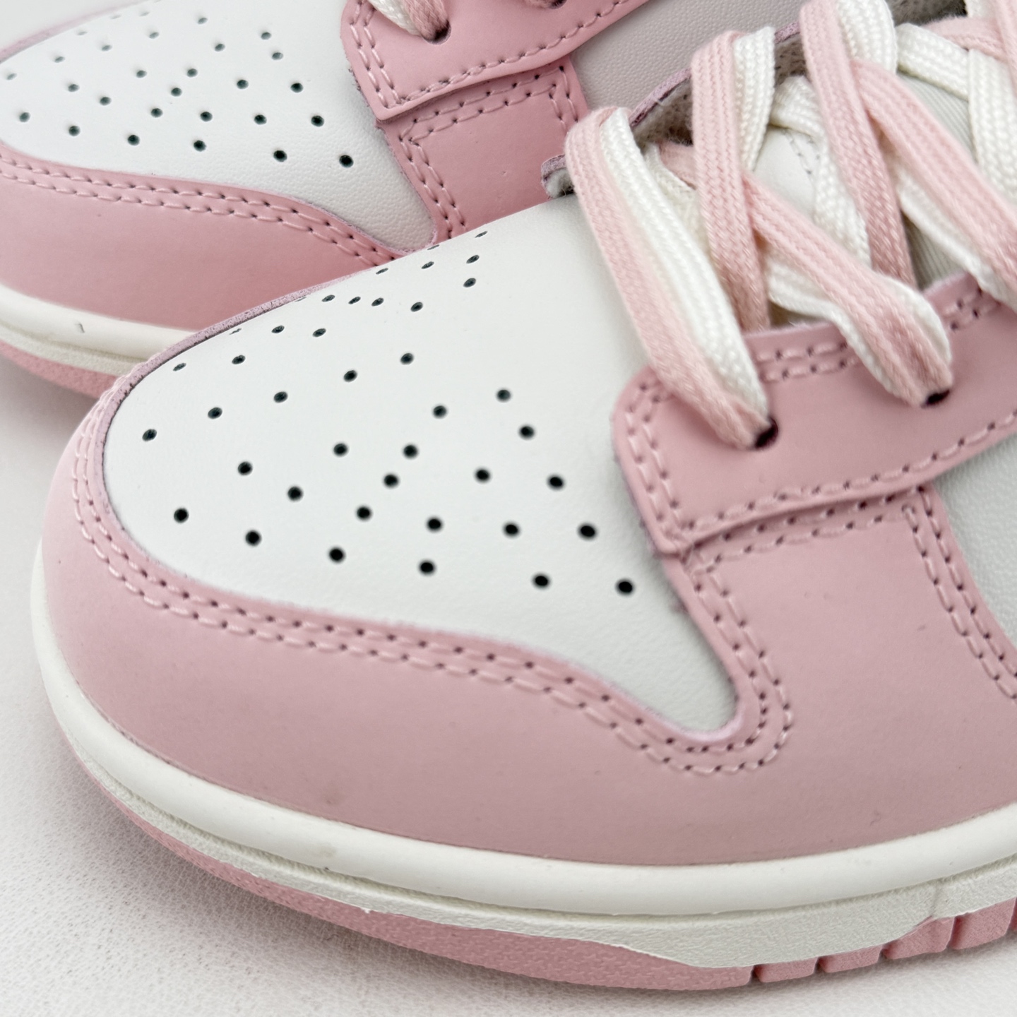 Nike SB Dunk Low Pink Blue