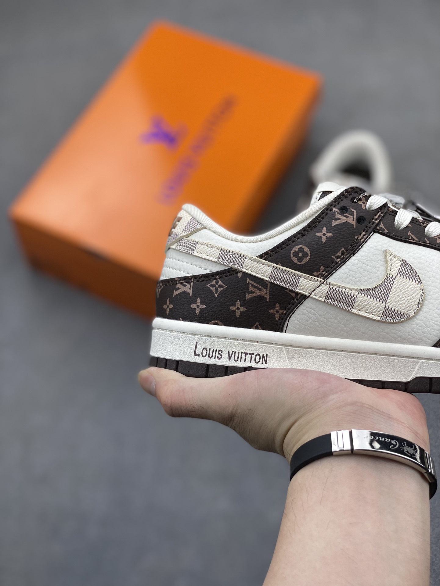 Nike SB Dunk Low Brown White