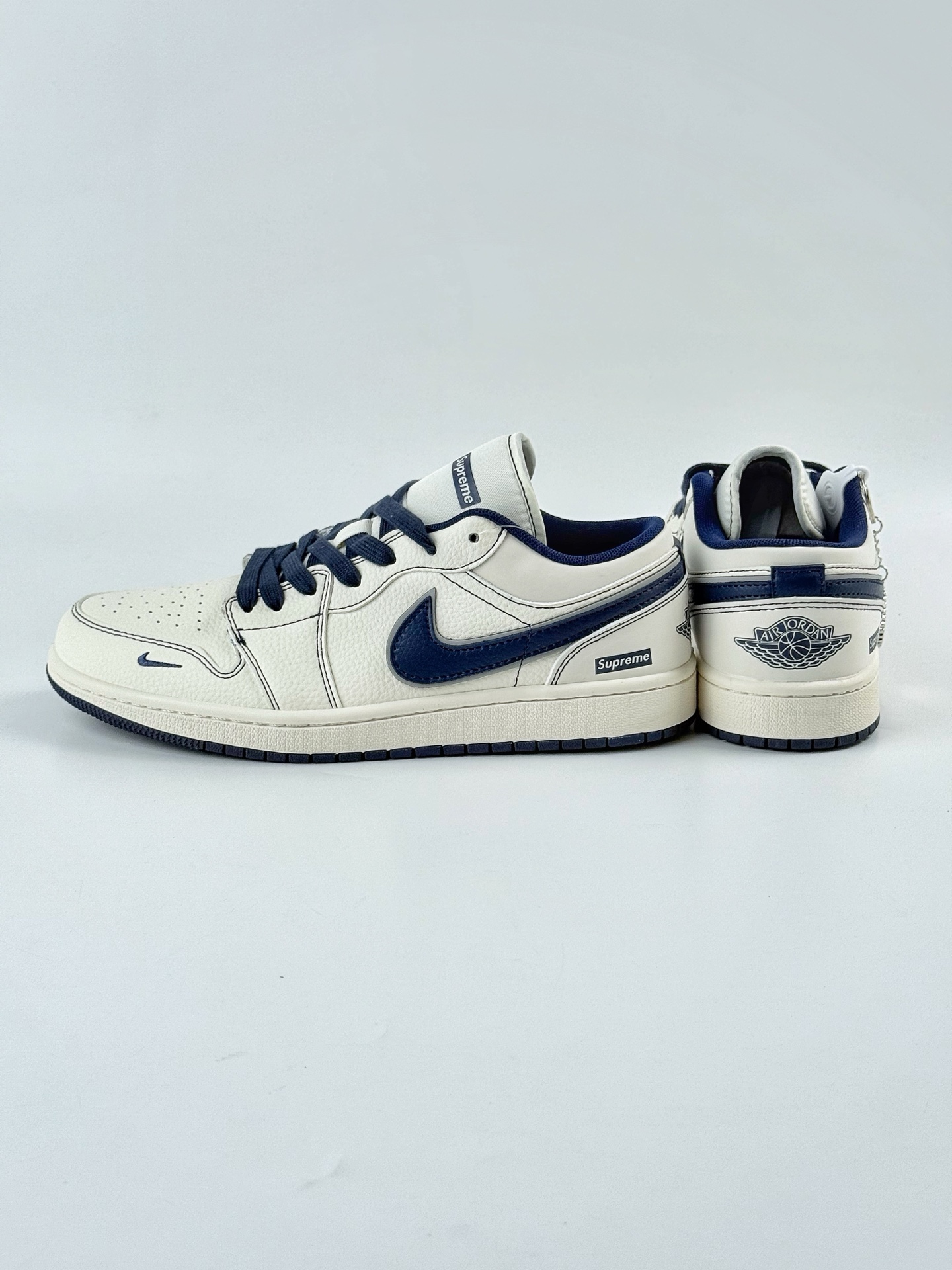 Jordan 1 Retro Low x Supreme Sneakers White/Navy