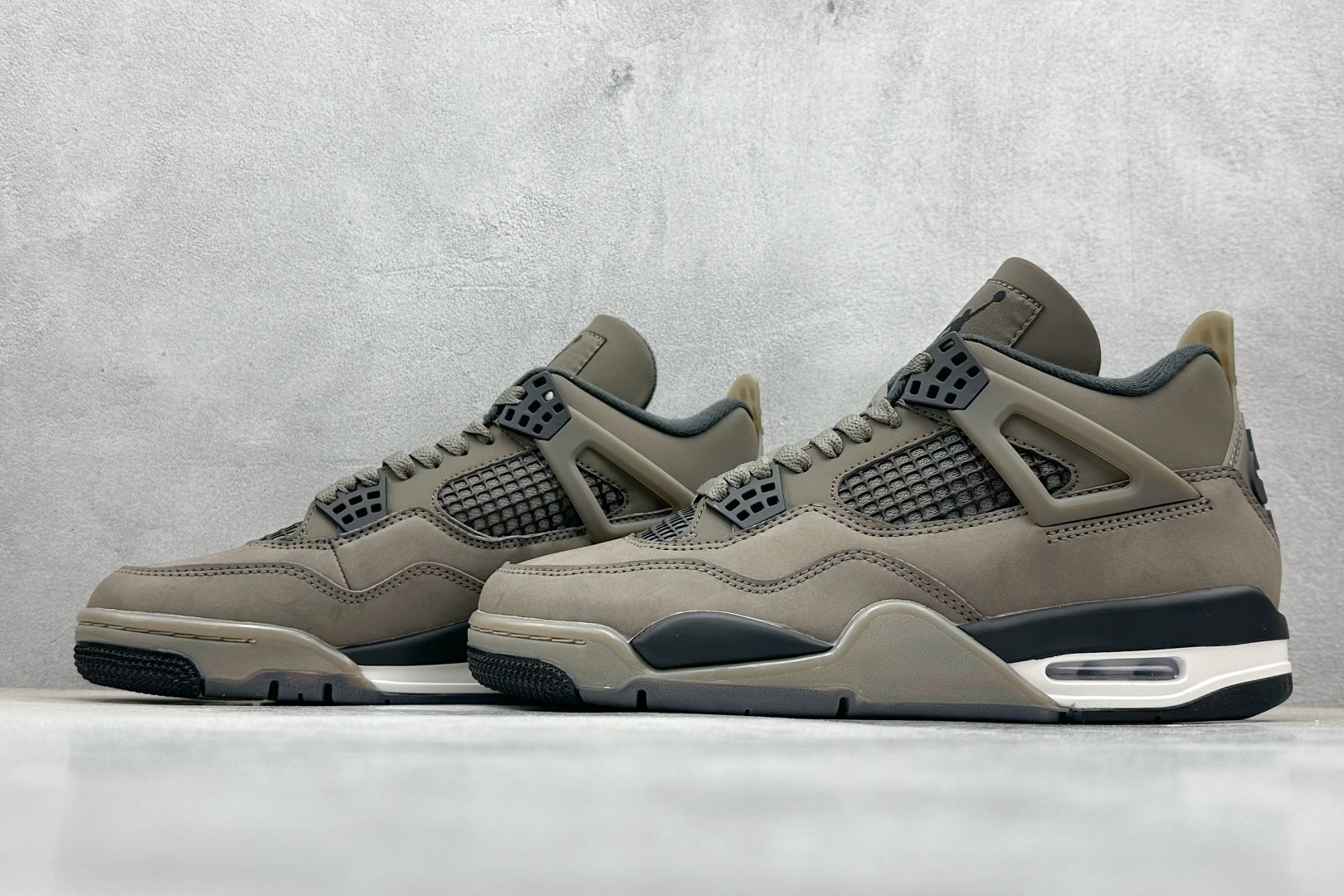 Jordan Air Jordan 4 Retro Mocha Taupe/Black