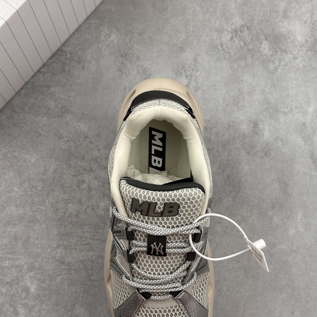 MLB NY Yankees Dome Runner Sneakers Silver