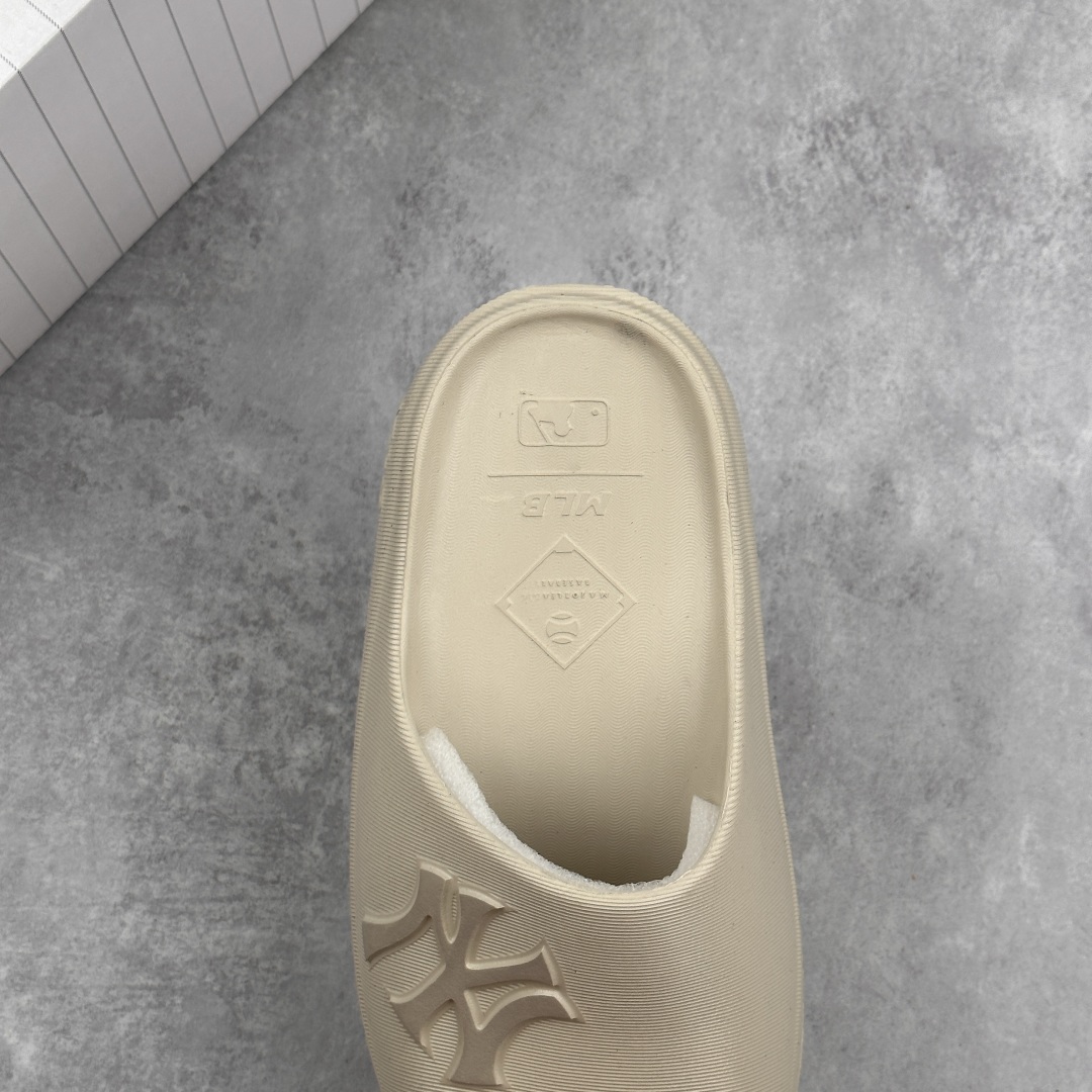 MLB Skier Slide Foam Sandals Beige