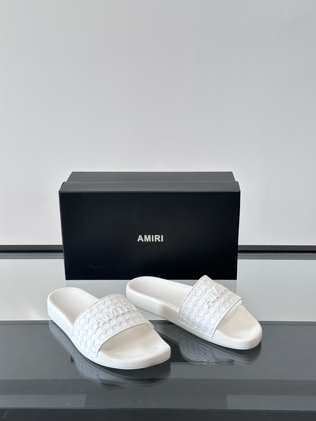Amiri Embossed Logo Slide Sandals White