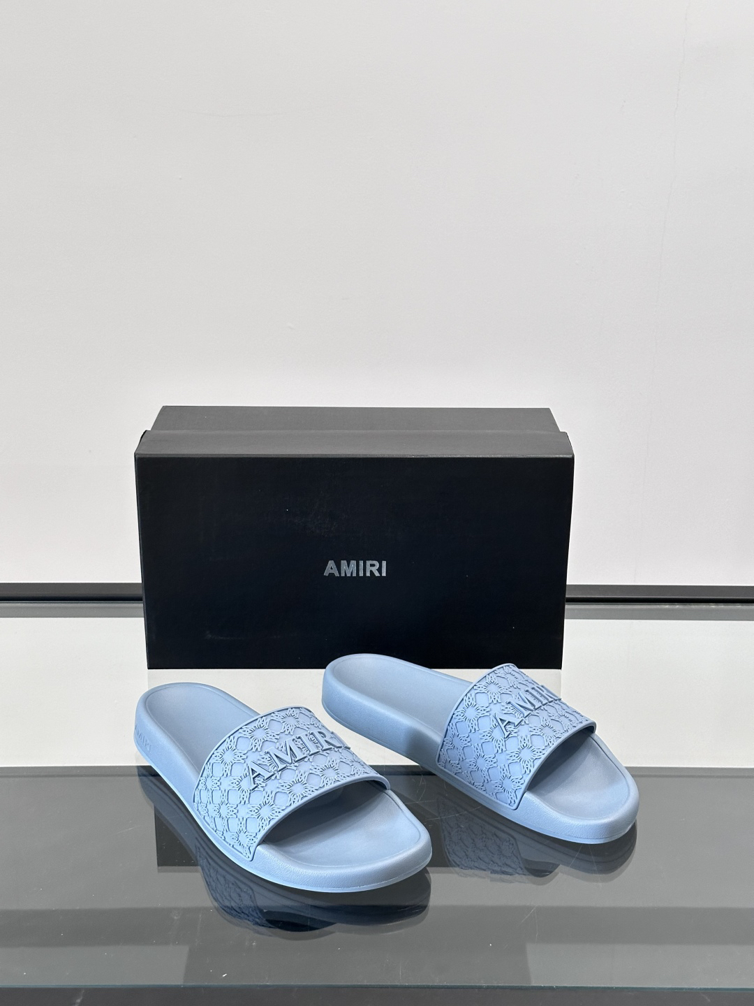 Amiri Embossed Logo Slides Blue