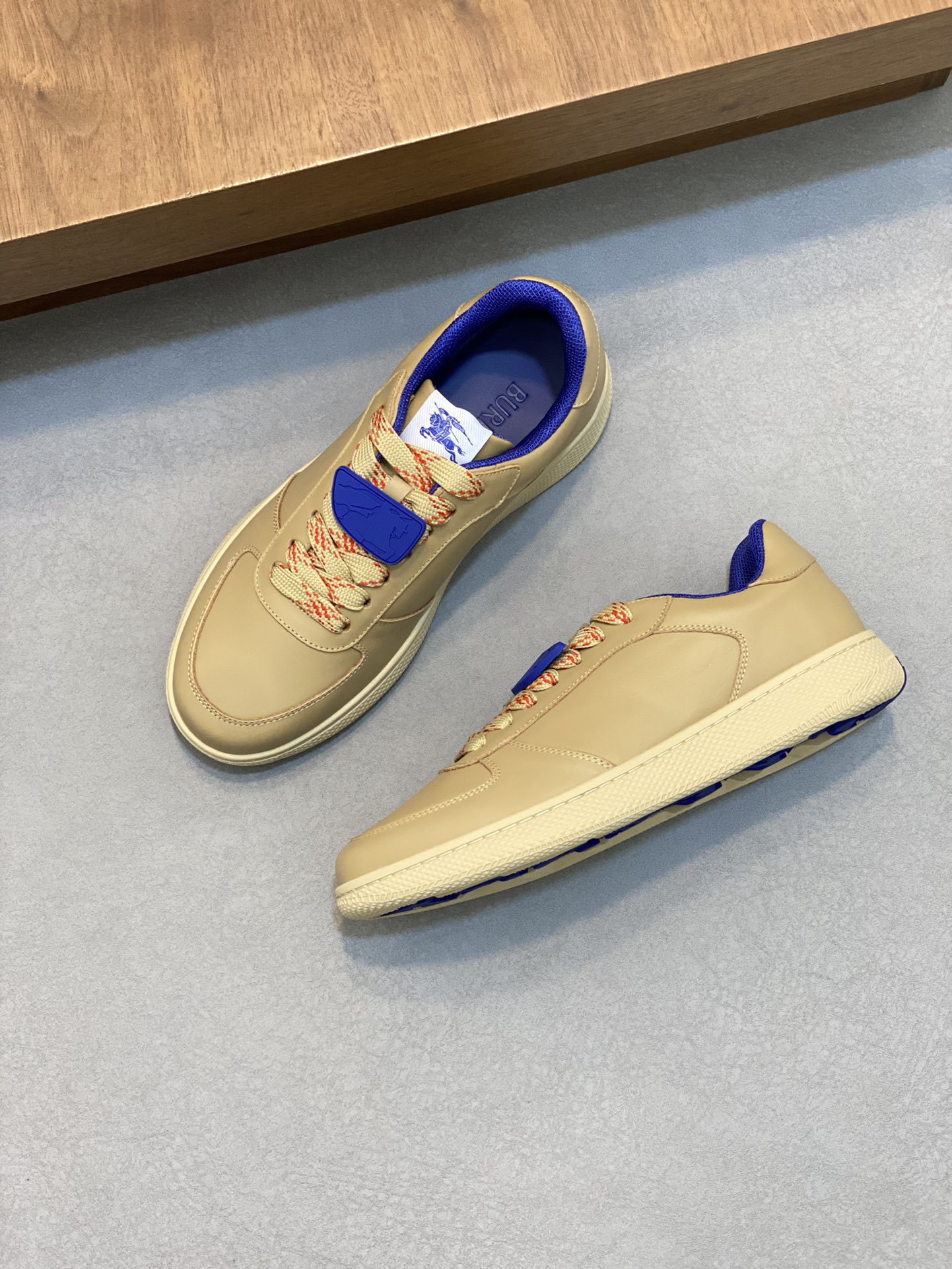 Burberry Leather Low Sneakers Khaki