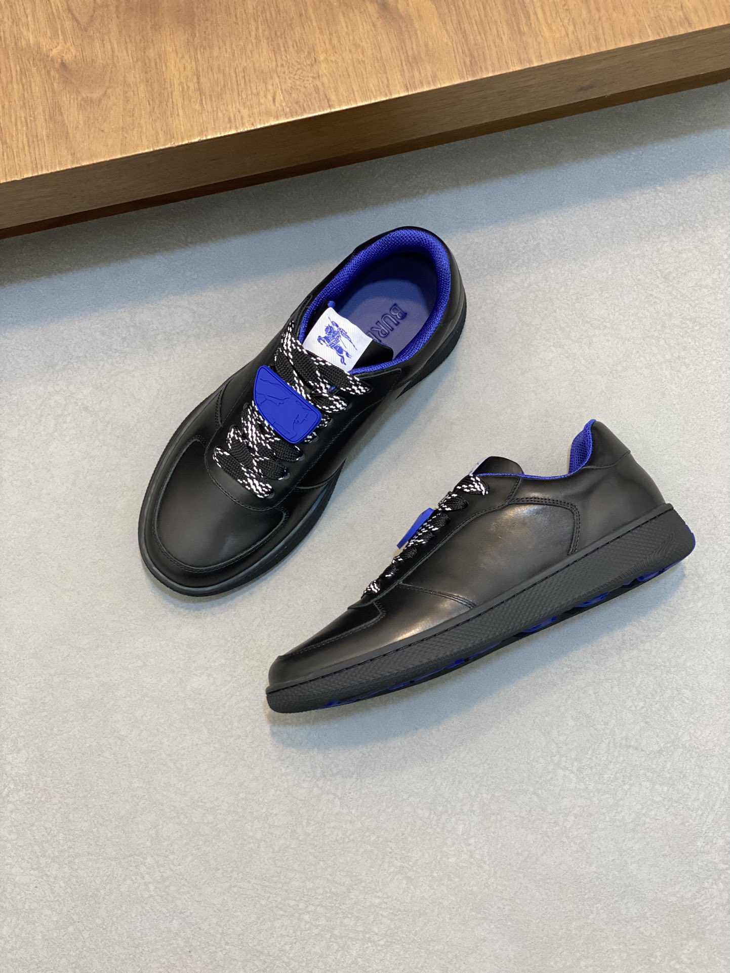 Burberry Leather Low-Top Sneakers Black/Blue