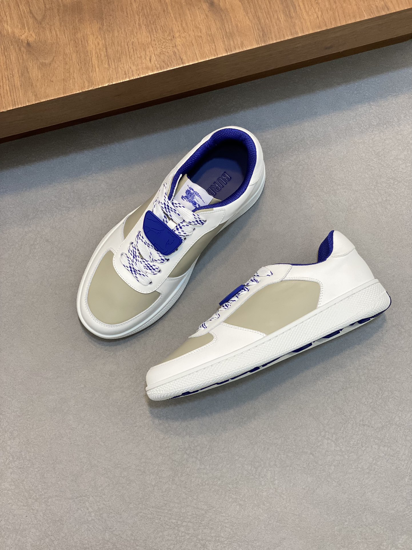 Burberry Leather Low-Top Sneakers White/Blue