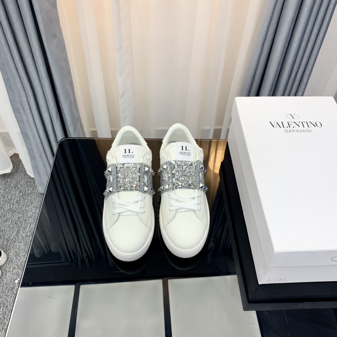 Valentino Rockstud Sneakers White
