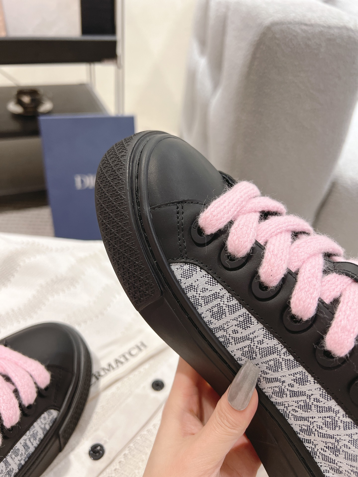 Dior B33 CD Diamond Low-Top Sneakers Black/Grey/Pink