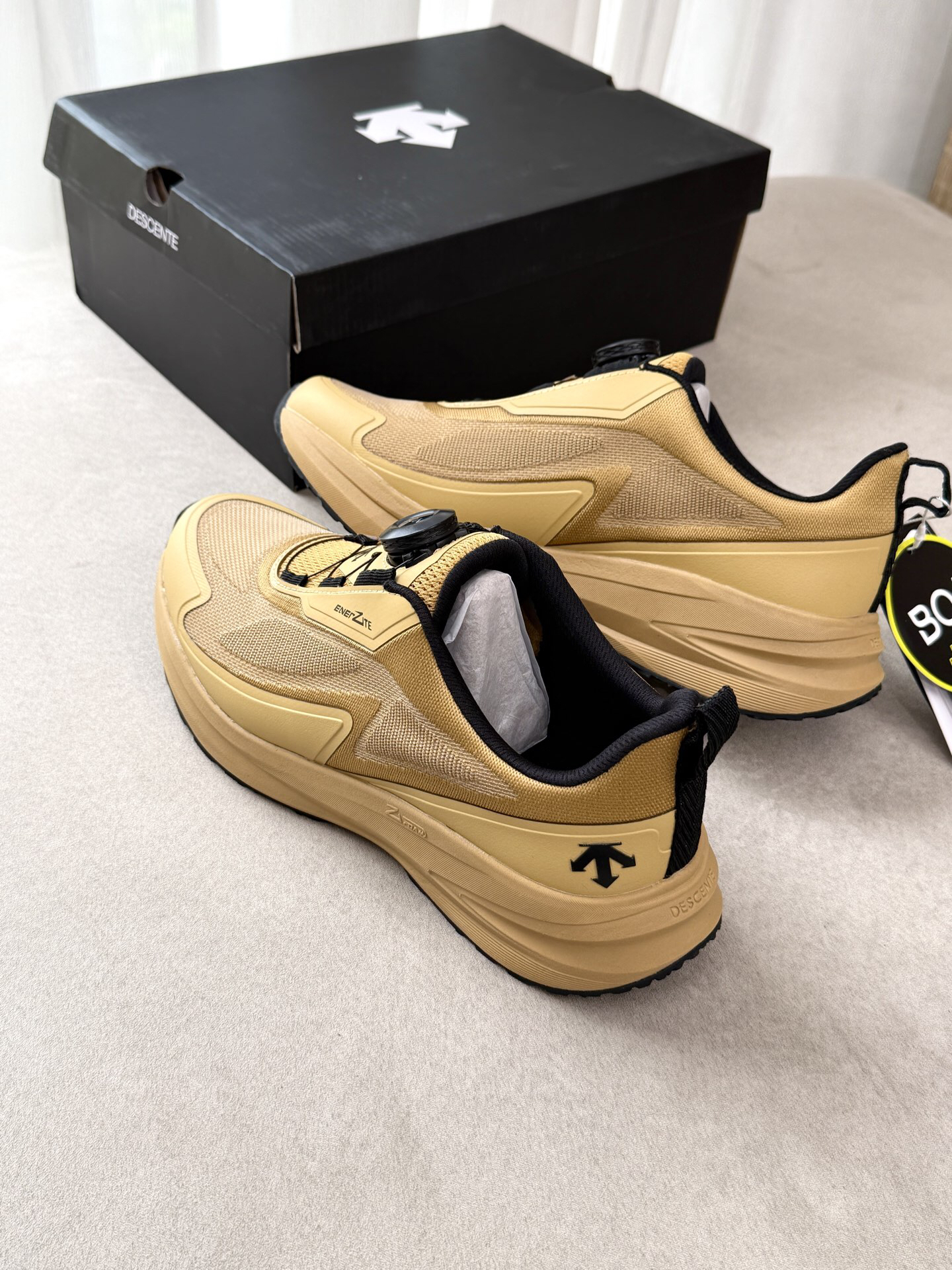 Descente BOA Dial Casual Sneakers Khaki