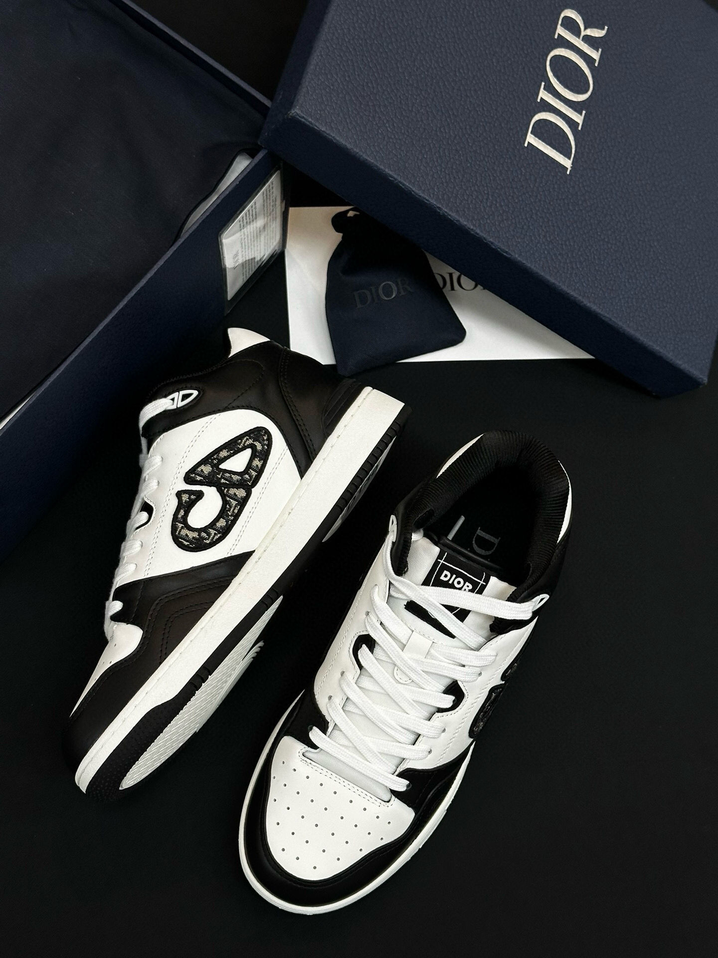 Dior B57 Low-Top Sneakers Black/White