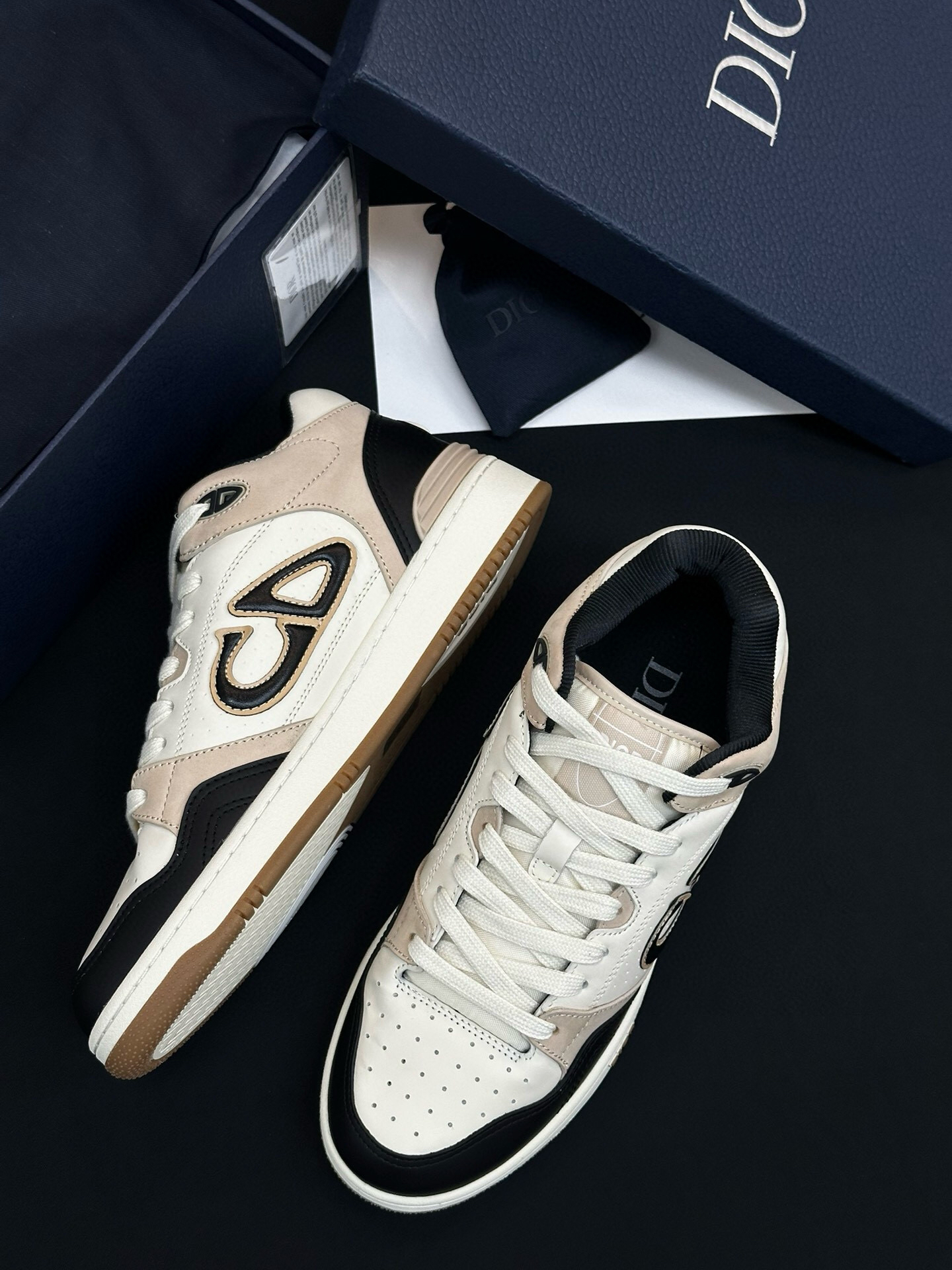 Dior B57 Low-Top Sneakers White Grey Black