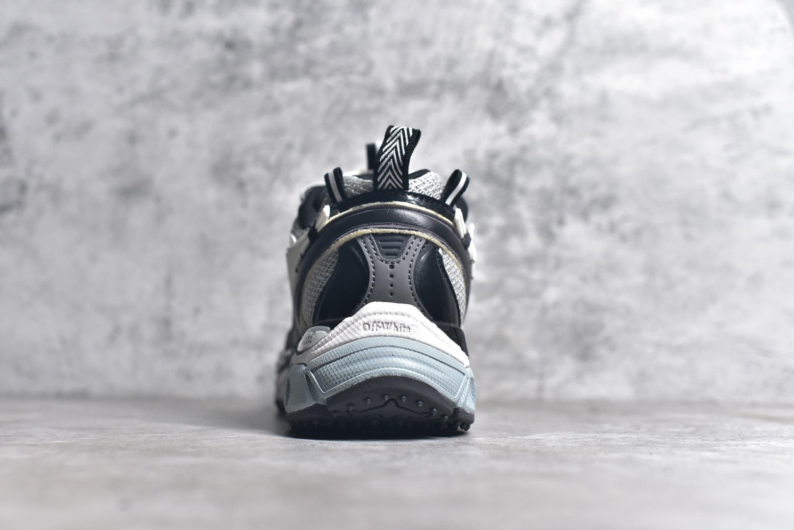 Off-White 2024 Runner Sneakers Black/White