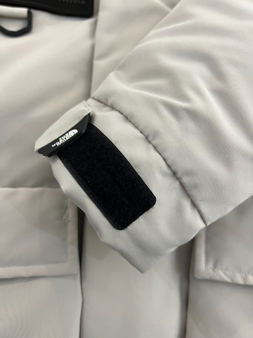 The North Face Multi-Pocket Down Hooded Jacket White