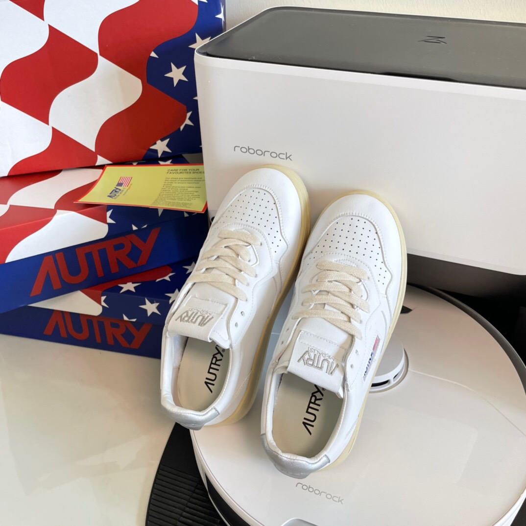 Autry Leather Court Sneakers White