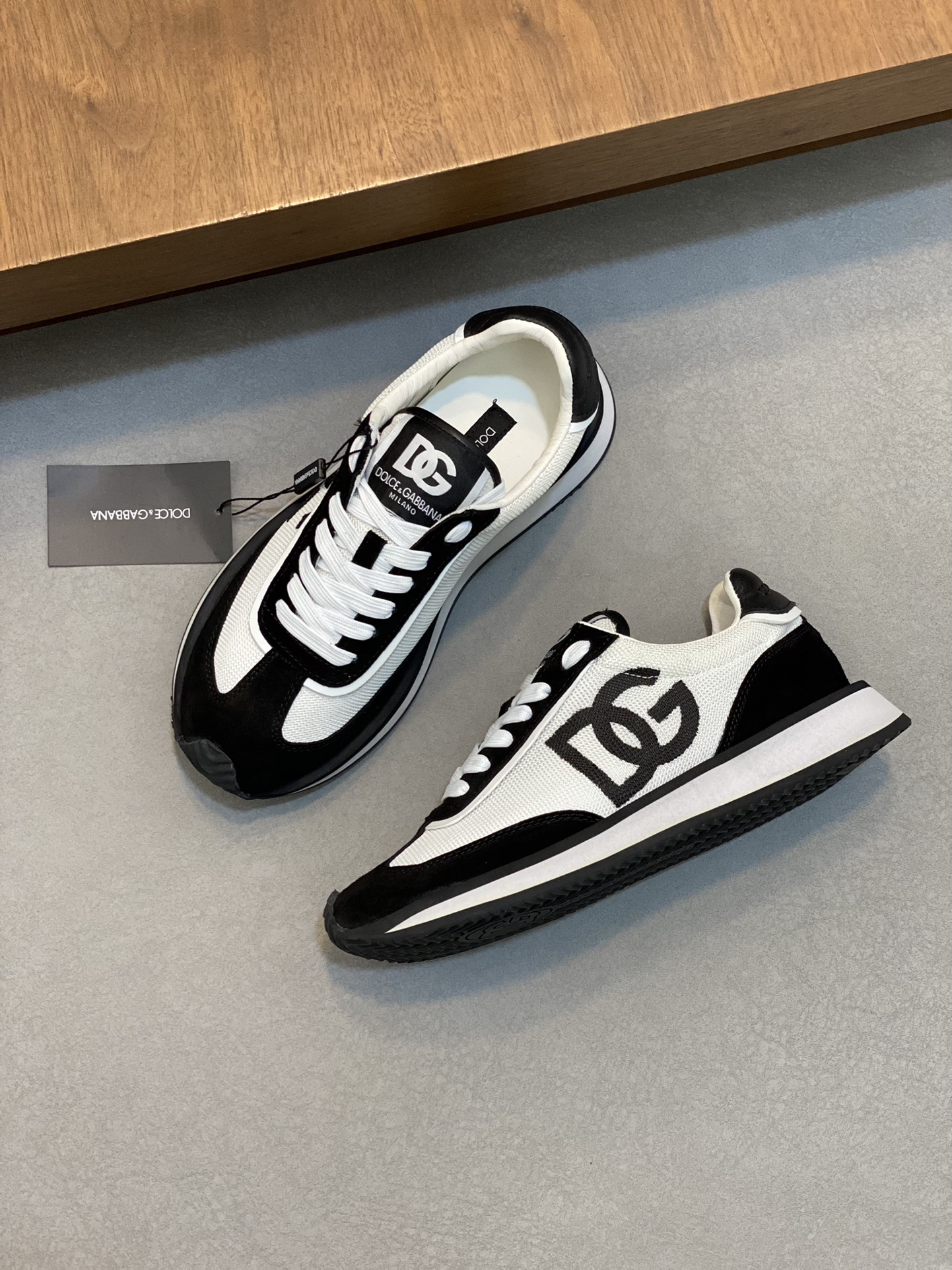 Dolce & Gabbana DG Logo Low-Top Sneakers Black/White