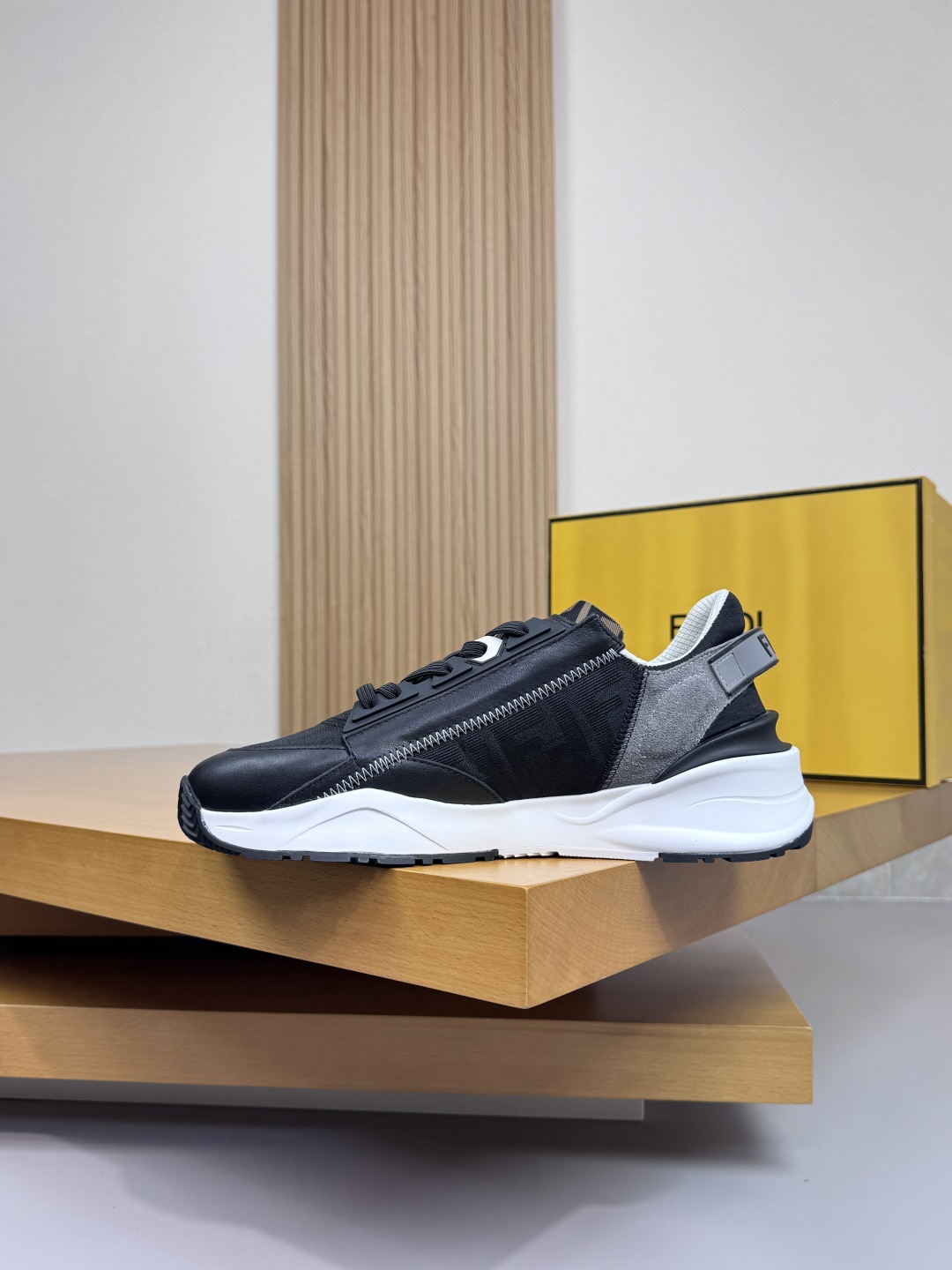 Fendi Flow Low-Top Sneakers Black