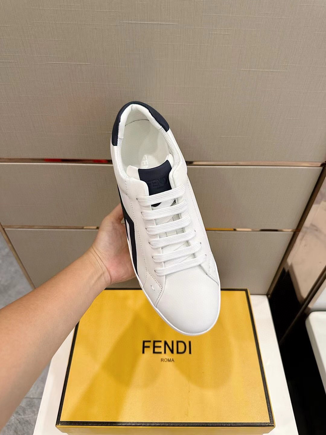 Fendi FF Leather Low-Top Sneakers White/Black