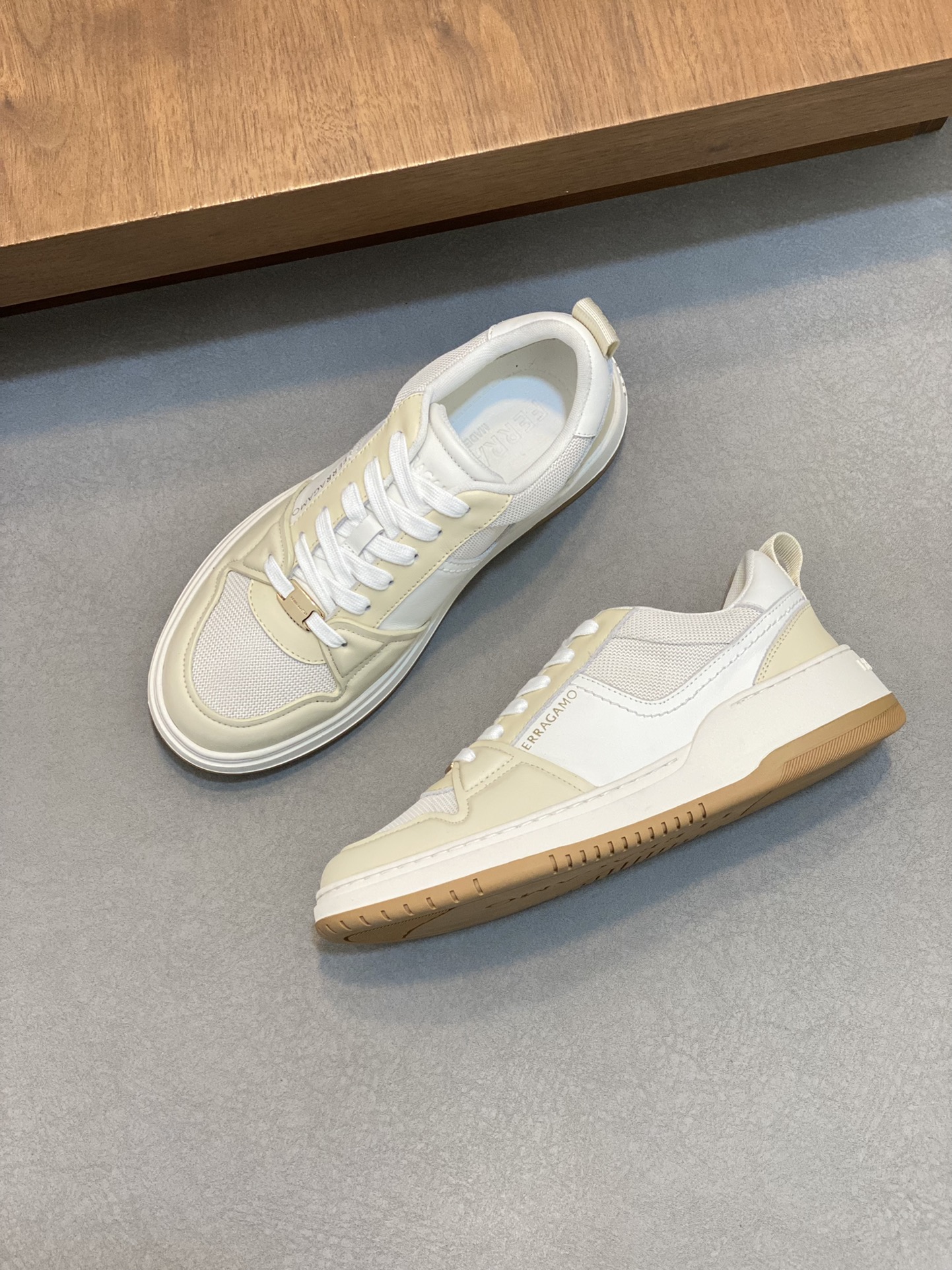 Ferragamo Nappa Leather Low-Top Sneakers White/Beige