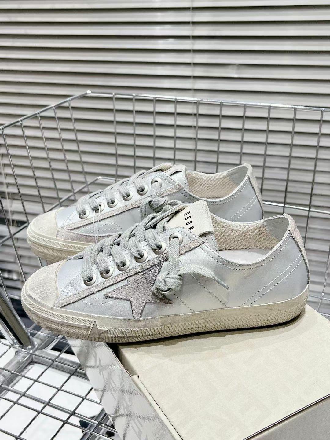 Golden Goose V-Star2 Sneaker Silver