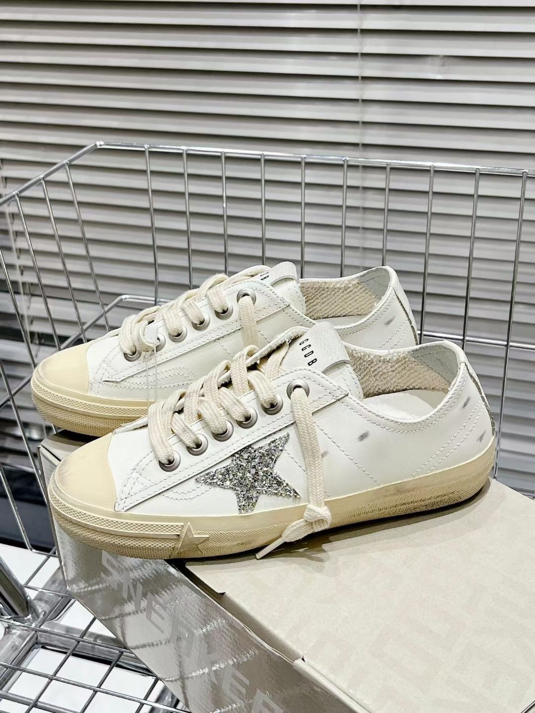 Golden Goose V-Star 2 Sneakers White/Silver