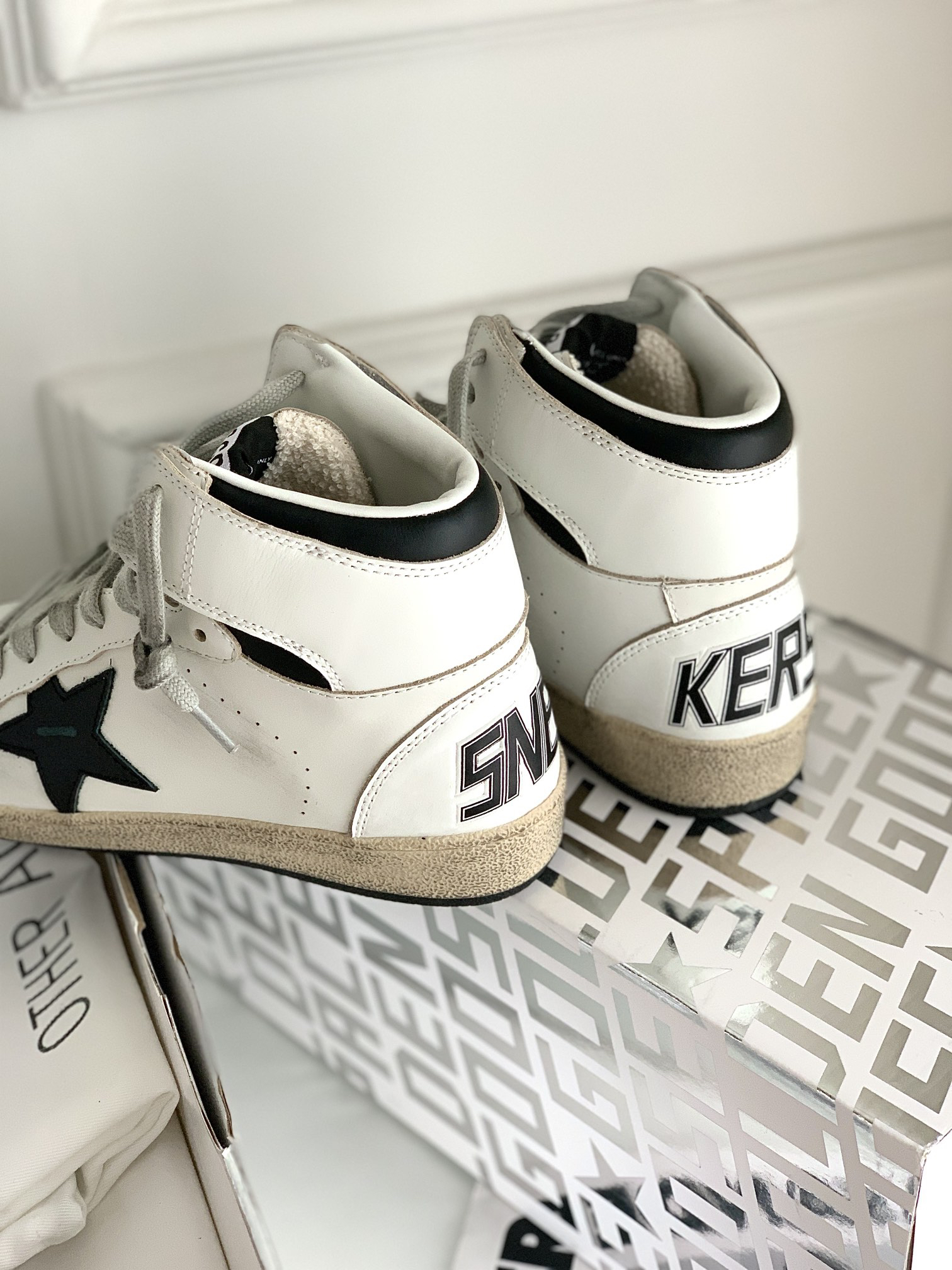 Golden Goose SKY-STAR High-Top Sneakers White/Black