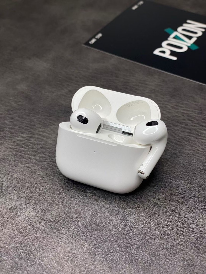 Apple AirPods 3 Spatial Audio Earbuds White